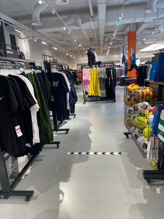 Belichamen valuta De layout Nike Factory Store Amsterdam Sugar City – Shop in North Holland, 8 reviews,  prices – Nicelocal