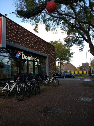 squeeze Decompose Tram Domino's Pizza Deventer - Karel De Groteplein - recensies, foto's,  werktijden, 🍴 menu, telefoonnummer en adres - Restaurants, bars en cafés  in Overijssel - Nicelocal.co.nl