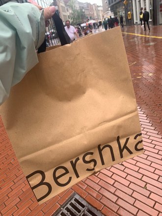 Maori slachtoffer geur Bershka - recensies, foto's, telefoonnummer en adres - Kleding en schoenen  in Eindhoven - Nicelocal.co.nl