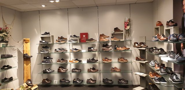 Ambtenaren kooi zich zorgen maken Krisman Schoenmode – clothing and shoe store in Zwolle, reviews, prices –  Nicelocal